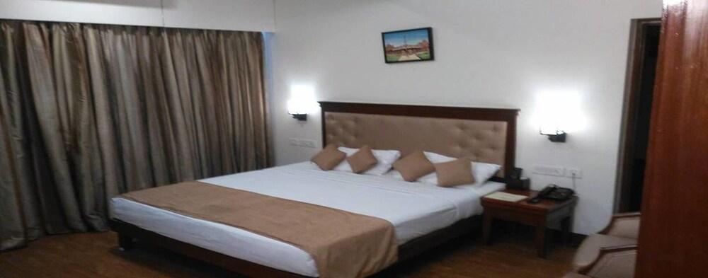 The Pearl Hotel Hassan Buitenkant foto